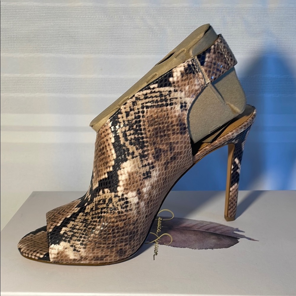 Jessica Simpson JD- JELI SIA Peep Toe Heels - Picture 4 of 7